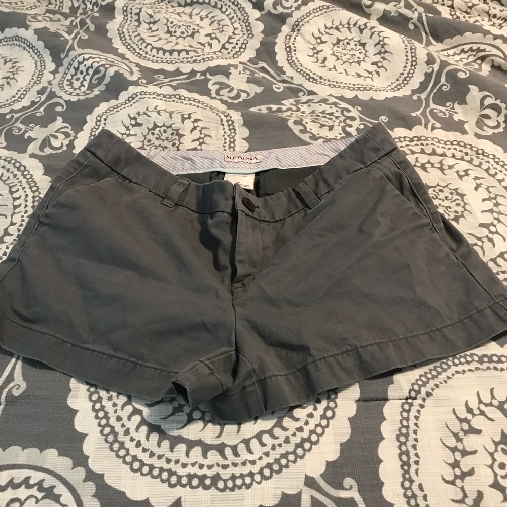 Grey shorts